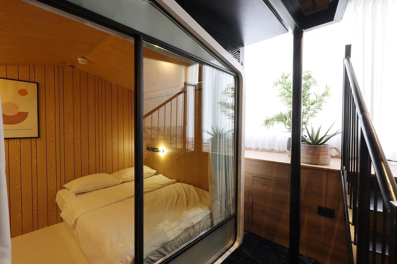 The O Pod Capsule Hotel Tel Aviv Exterior photo