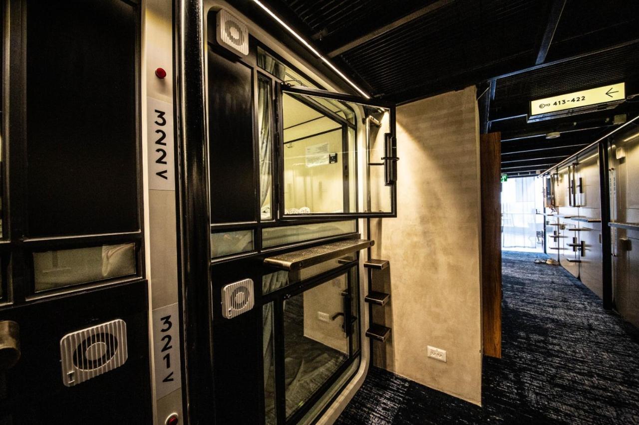 The O Pod Capsule Hotel Tel Aviv Exterior photo